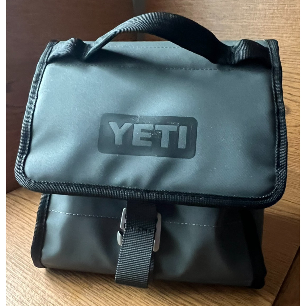 YETI Daytrip Lunch Bag Gray Soft Cooler Fold Over Insulated Lunchbox